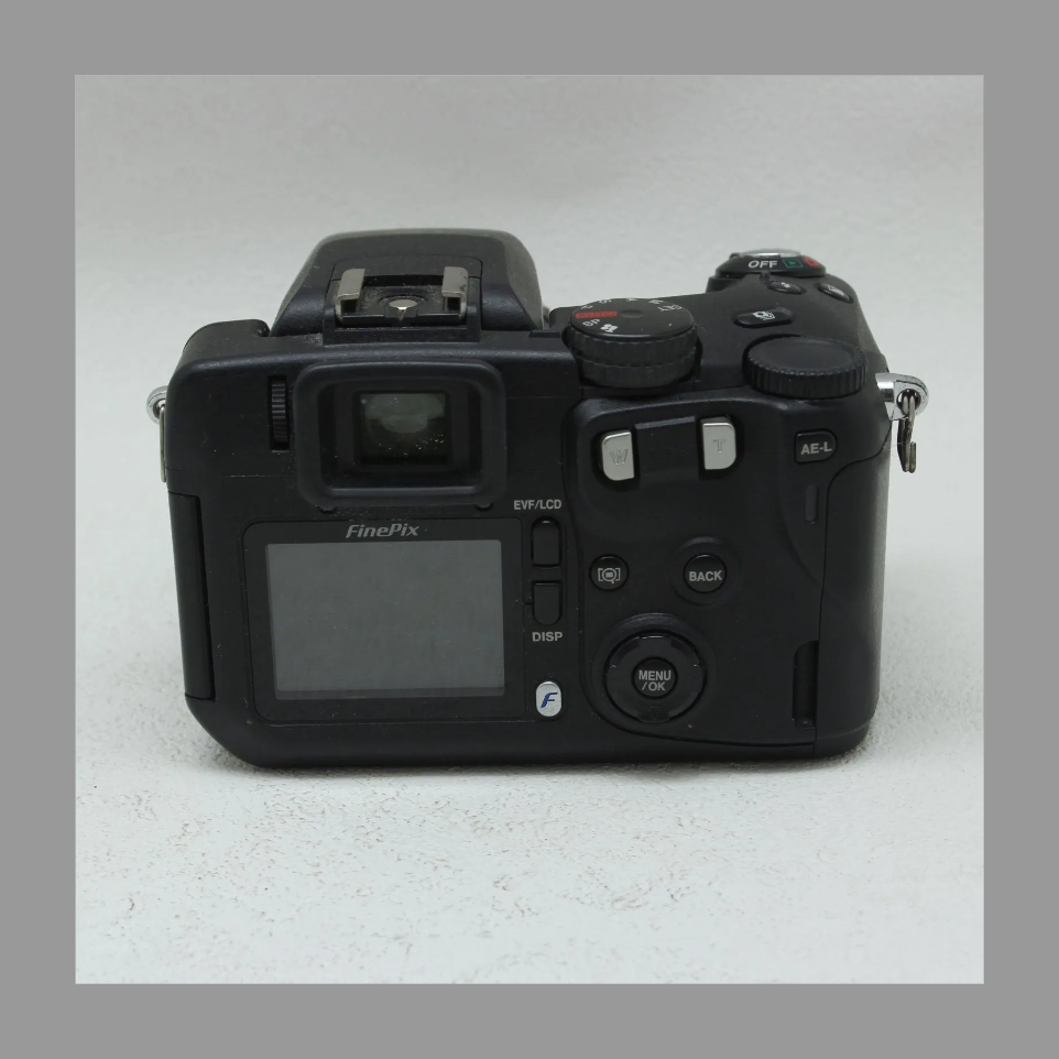 中古 FUJIFILM FinePix S7000