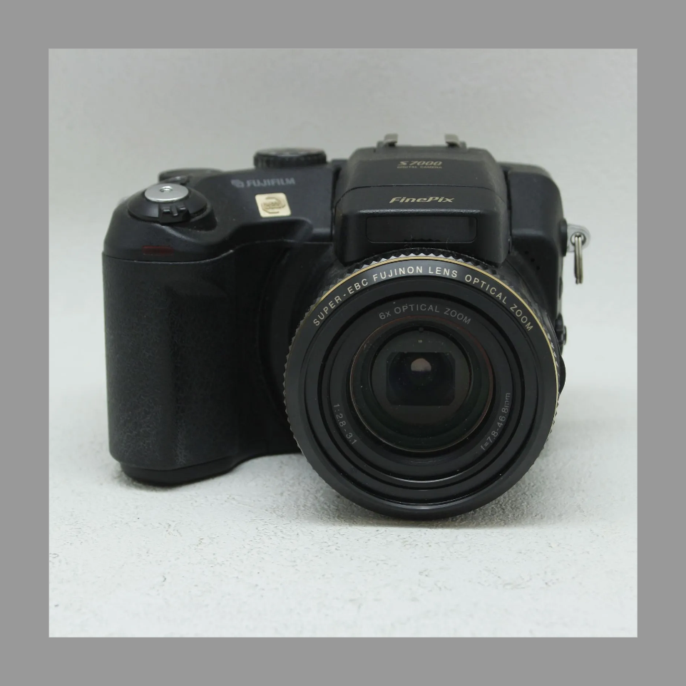 中古 FUJIFILM FinePix S7000