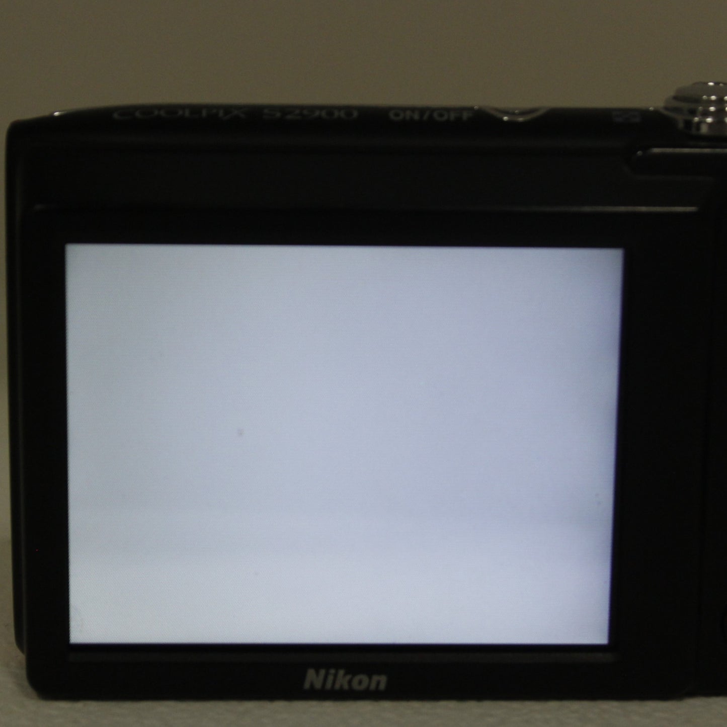 中古 Nikon S2900 レッド