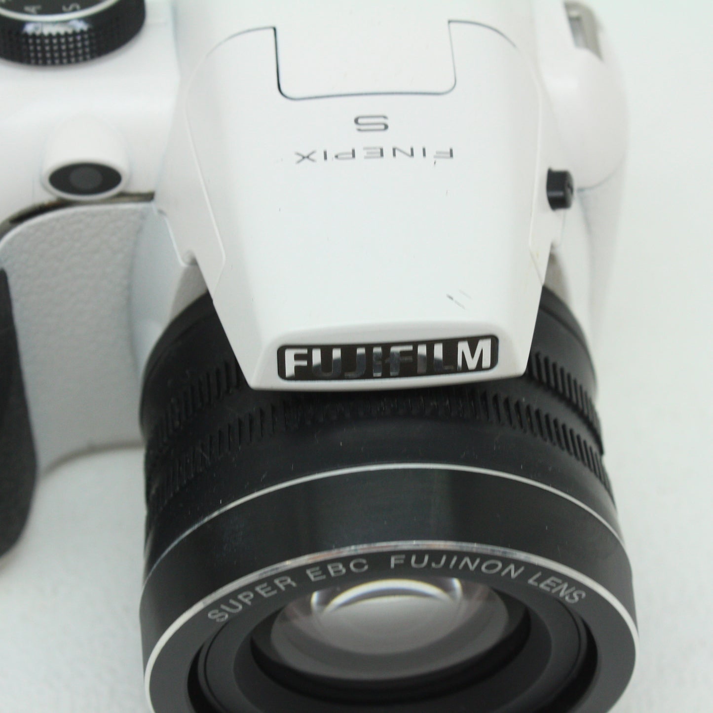 中古 FUJIFILM FINEPIX S4500 ホワイト