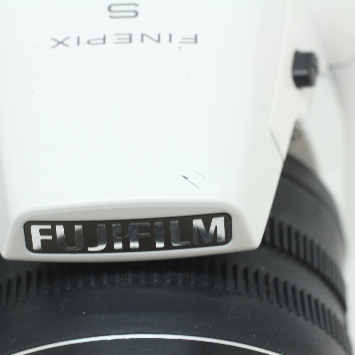 中古 FUJIFILM FINEPIX S4500 ホワイト