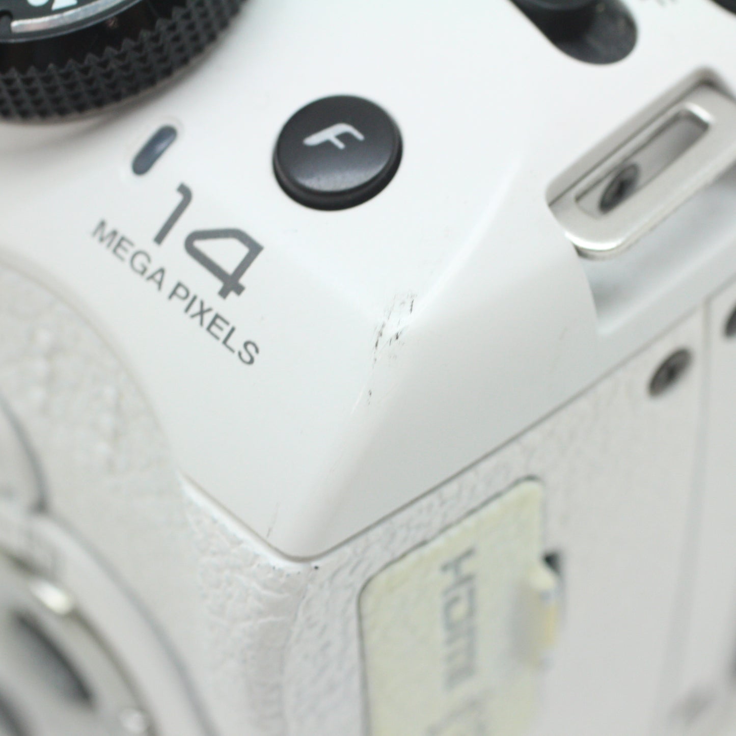 中古 FUJIFILM FINEPIX S4500 ホワイト
