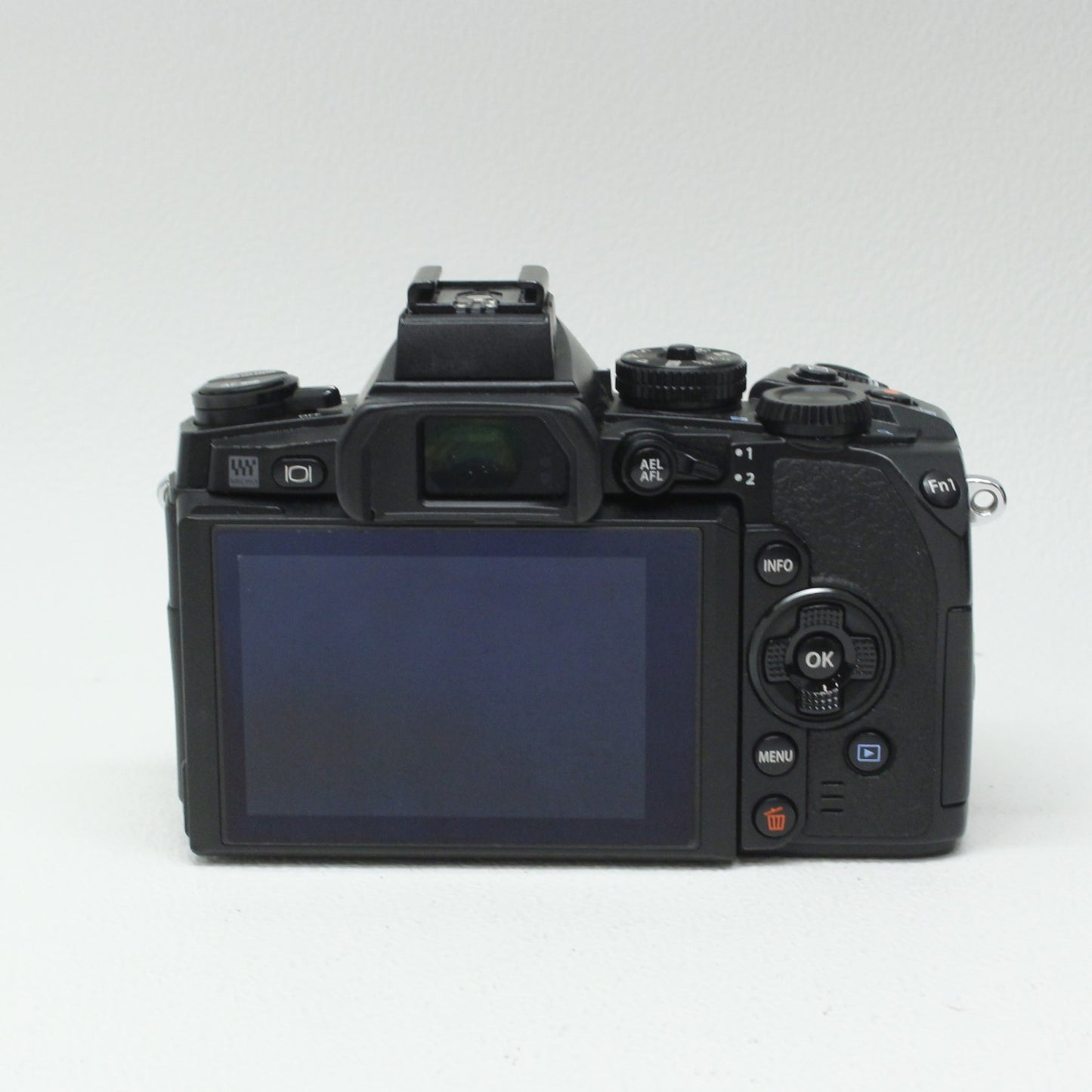 中古 OLYMPUS OM-D E-M1 ボディ【8月16日(土)Youtube生配信でご紹介】