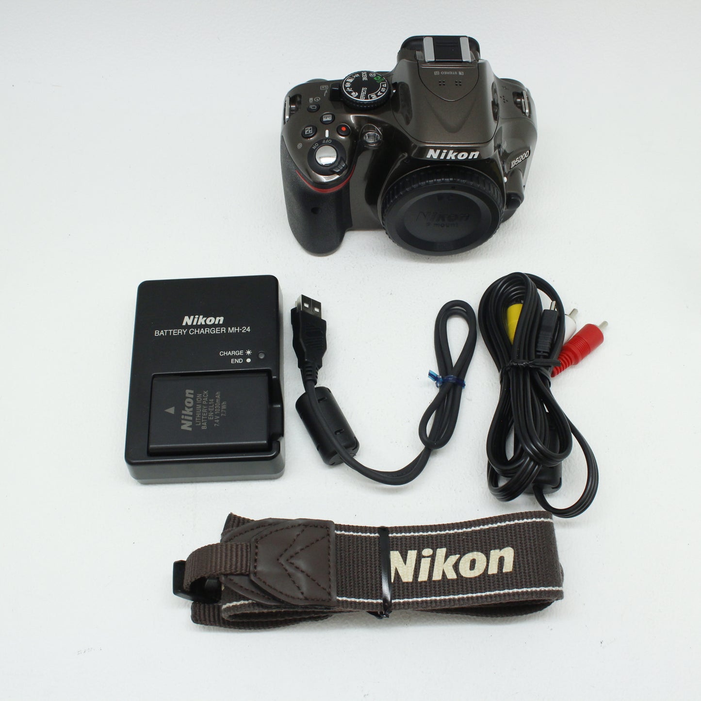 中古 Nikon D5200 ボディ ブロンズ