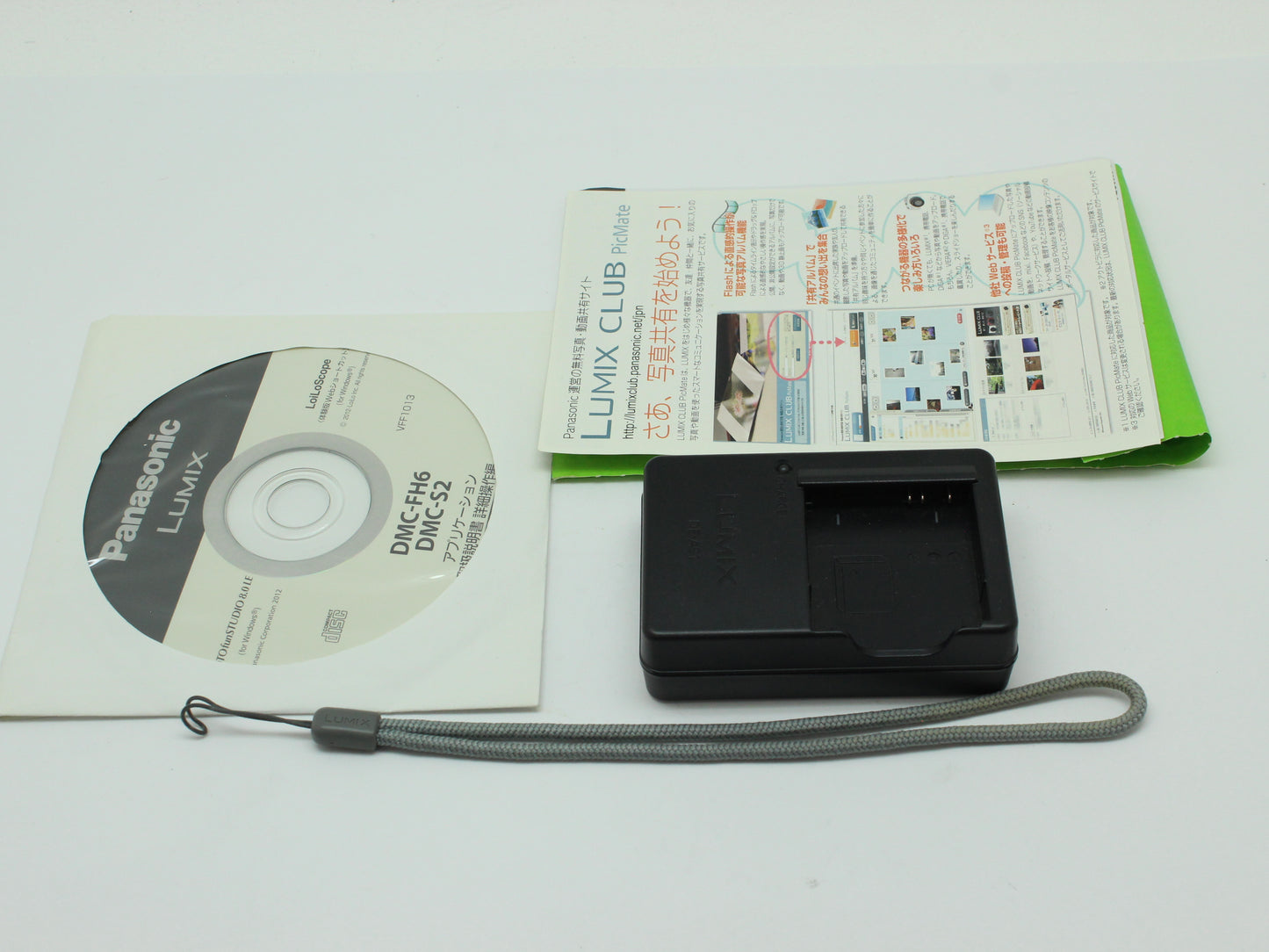 中古 Panasonic LUMIX DMC-S2 ピンク