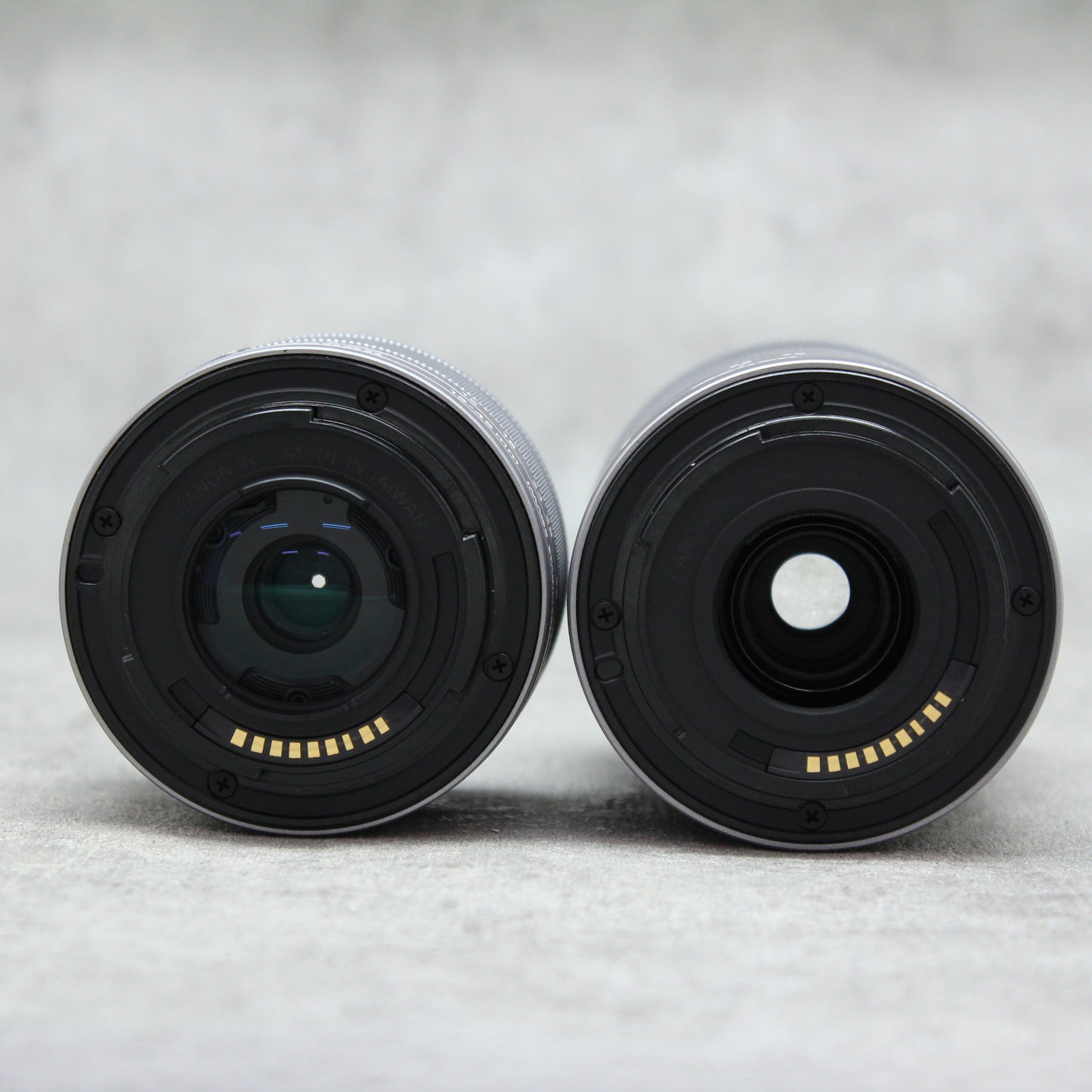 中古品 Canon EOS Kiss M ダブルズームキット (ホワイト)☆7月27日(木)YouTube生配信でご紹介☆