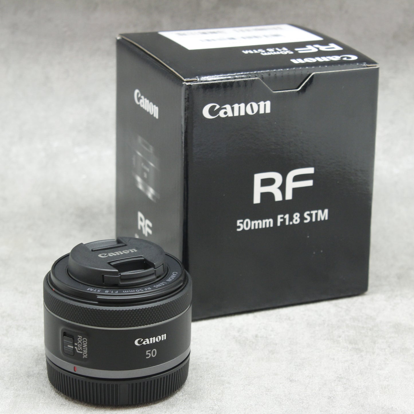 中古品 Canon RF 50mm F1.8 STM【5月27日(土)のYouTube生配信でご紹介】