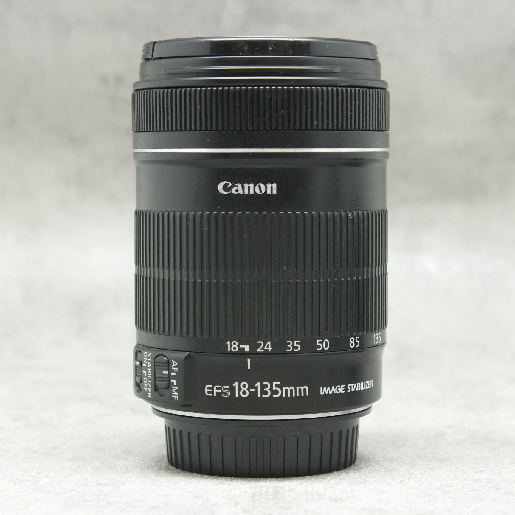 残りわずか】 Canon EF-S 18-135 mm 1:3.5-5.6 IS STM 中古