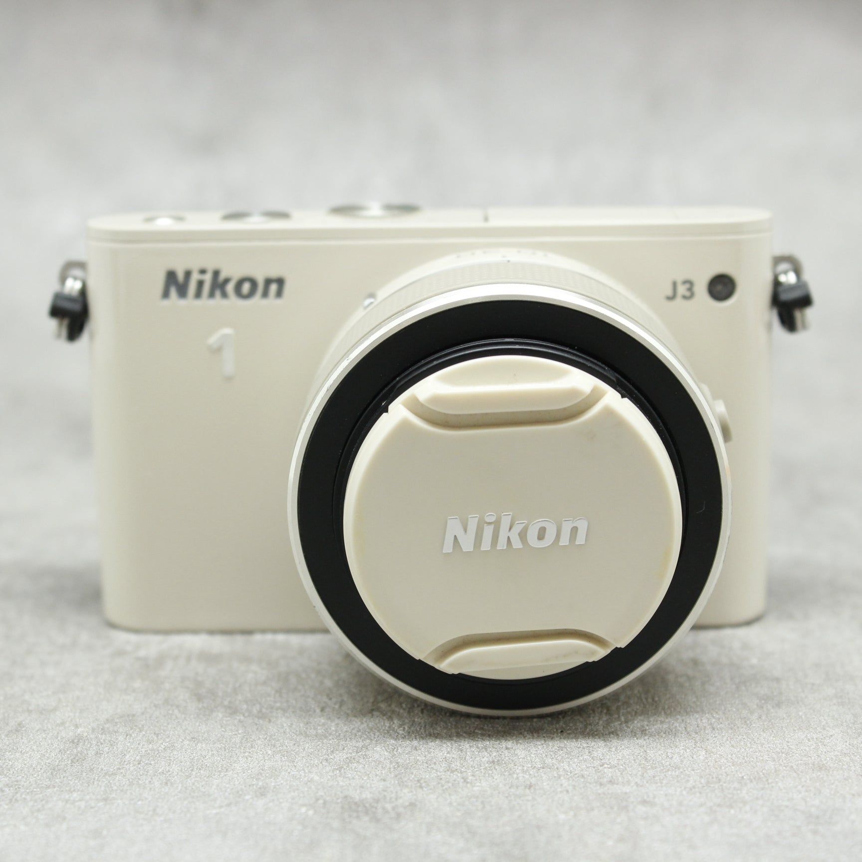 中古品 （訳アリ）Nikon 1 J3 標準ズームレンズキット [ベージュ]【6月 