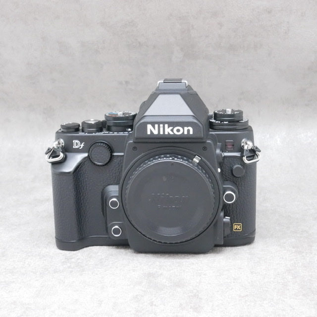 中古品 Nikon Dfブラックボディ