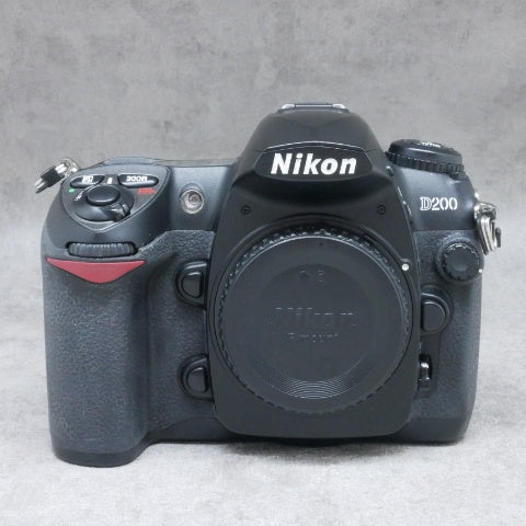 Nikon D200 ボディ画像をご確認ください