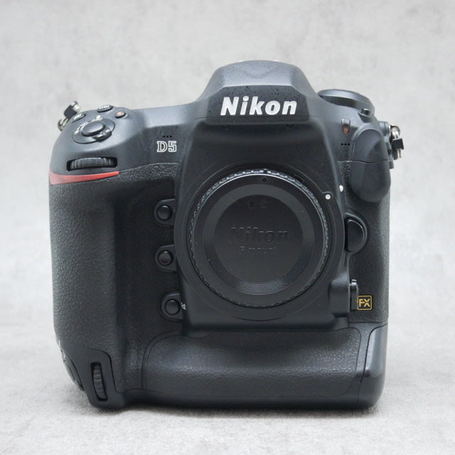 中古品 Nikon D5ボディ XQDﾓﾃﾞﾙ