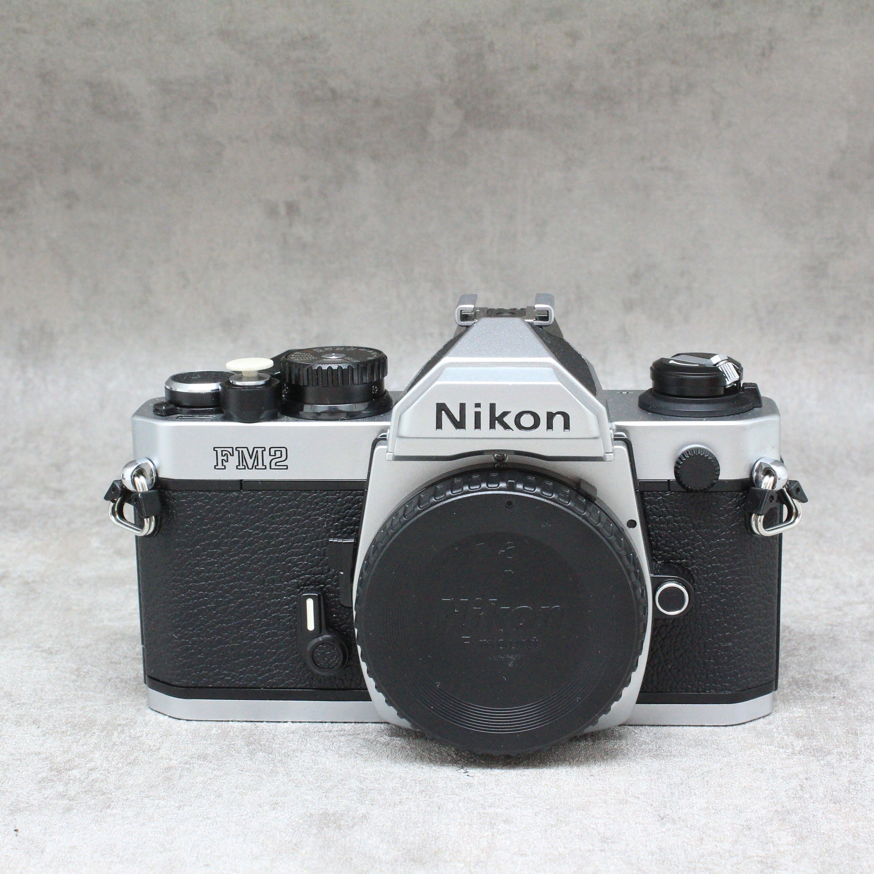 中古品 Nikon New FM2 シルバーボディ – サトカメオンラインショップ