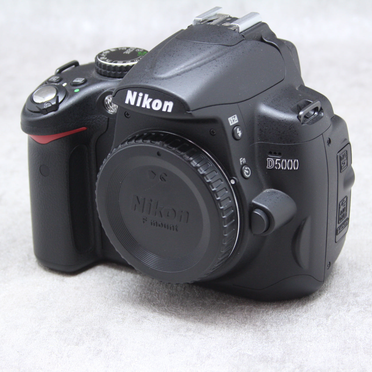 中古品 Nikon D5000 ボディ ☆12月24日(土)のYouTube生配信で