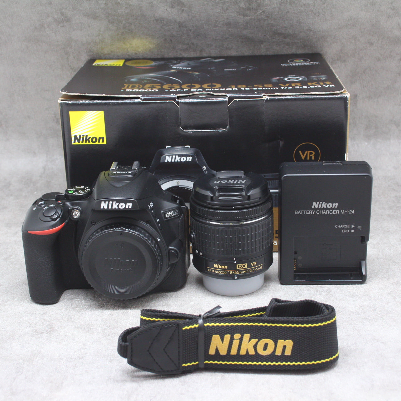 中古品 Nikon D5600 標準レンズキット　【12月20日(火)のYouTube生配信でご紹介】