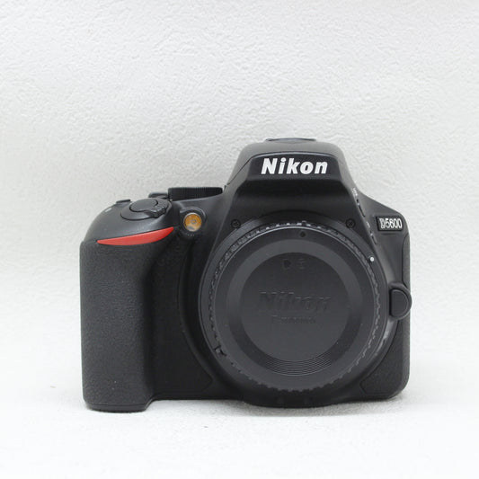 中古 Nikon D5600