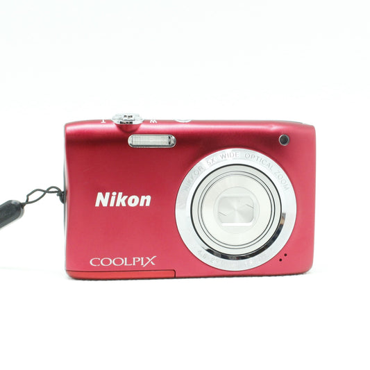 中古 Nikon S2900　レッド