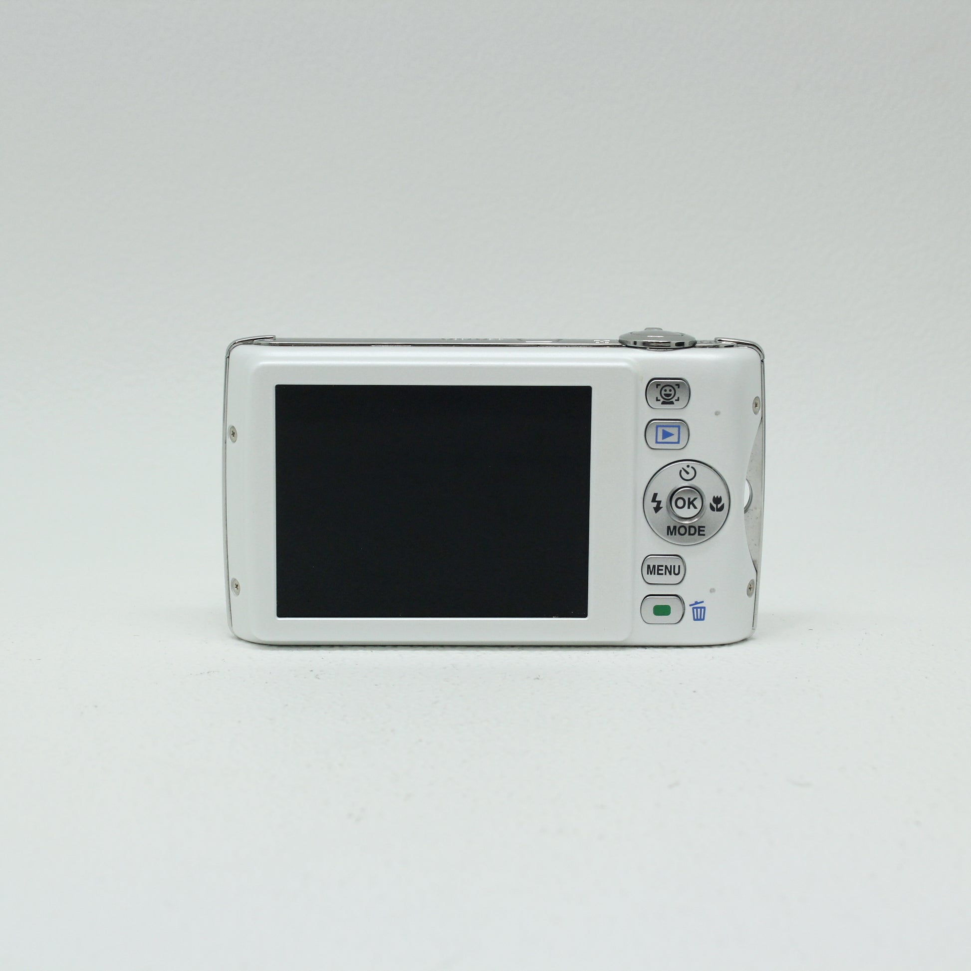 【極美品】PENTAX Optio P80 極美品】PENTAX Optio P80本体のみ中古稼働品 - メルカリ