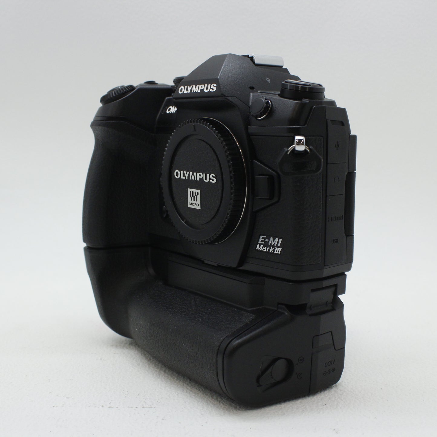 【トンズラー様専用】中古 OLYMPUS OM-D E-M1 MarkⅢ＋HLD-9付き　レンズ３点セット 【9月6日(土) YouTube生配信でご紹介】