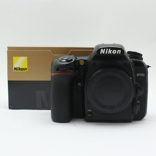 中古 Nikon D7500ボディ