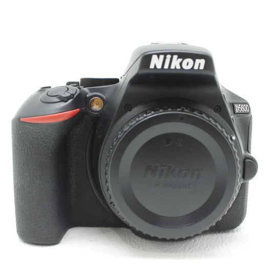 中古 Nikon D5600