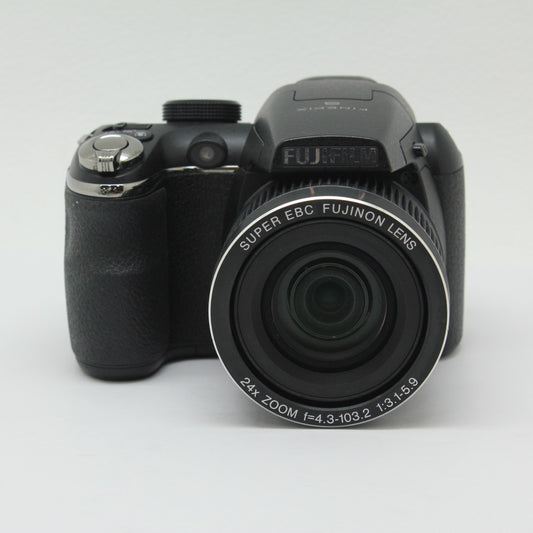 中古 FUJIFULM FINEPIX S3200　