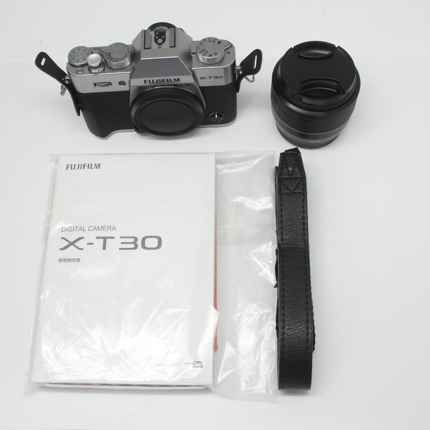 中古 FUJIFILM X-T30 XC 15-45mm レンズキット　【11月15日(土) YouTube生配信でご紹介】