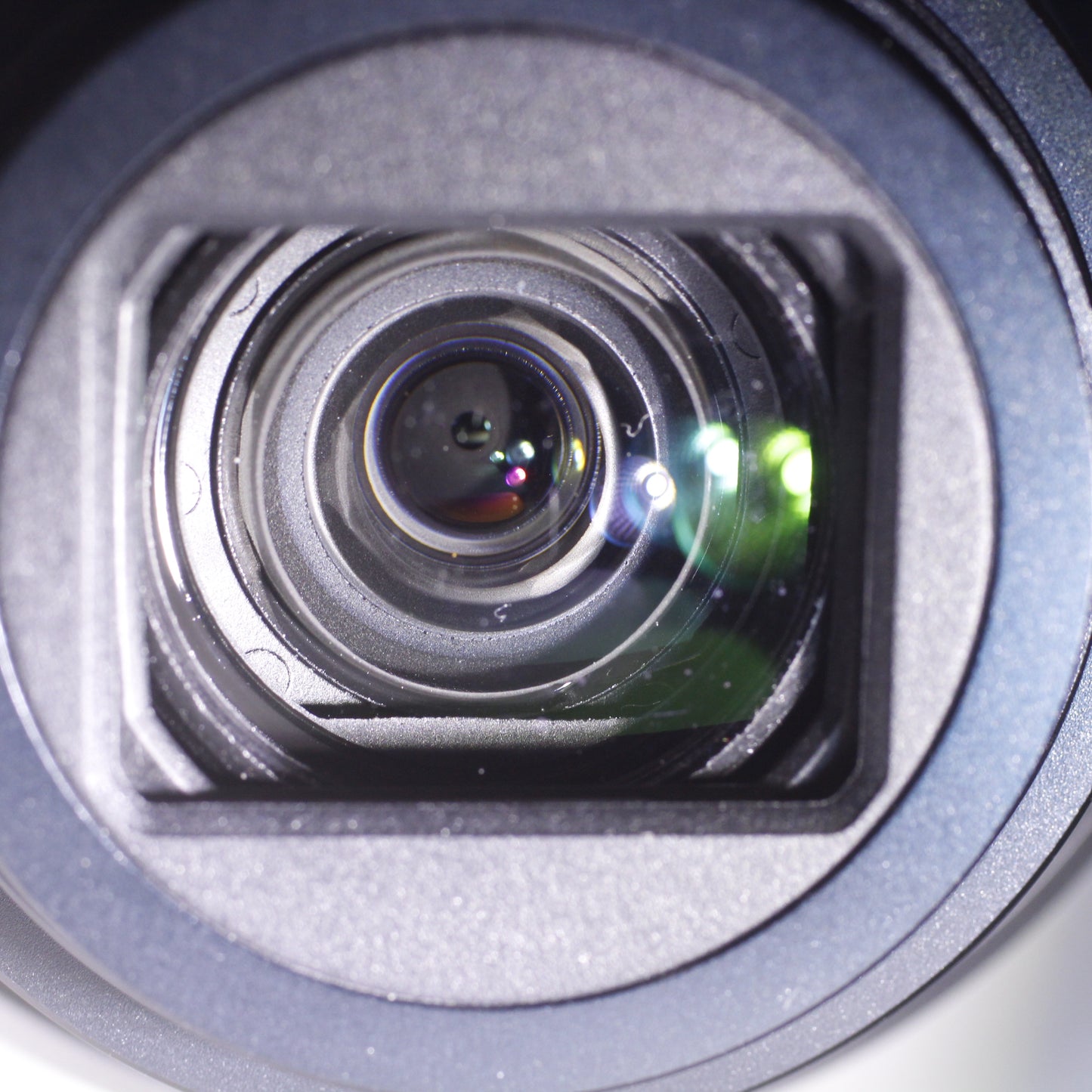 中古 CASIO EXILIM EX-ZR400 white