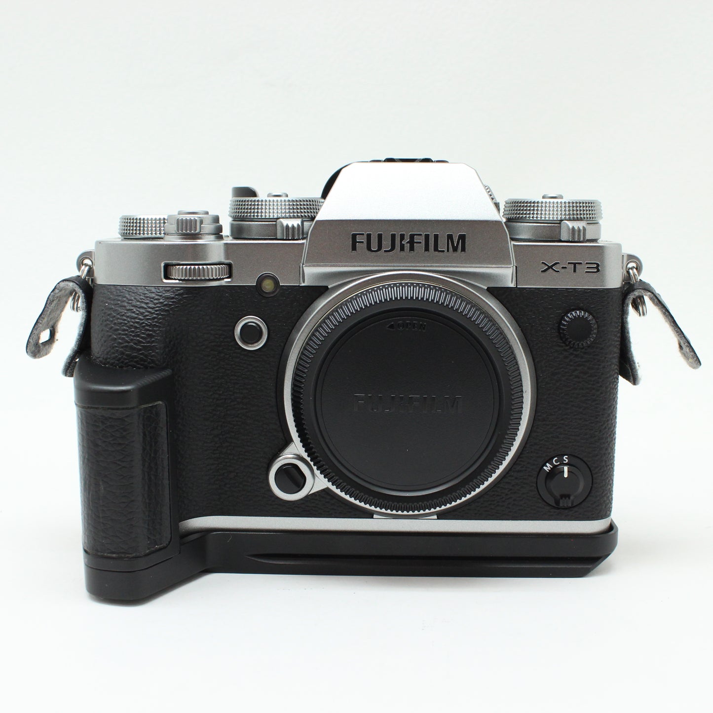 中古 FUJIFILM X-T3 SV ハンドグリップ付き【1月24日(土) YouTube生配信でご紹介】