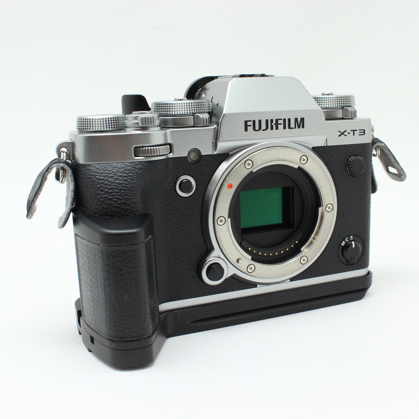 中古 FUJIFILM X-T3 SV ハンドグリップ付き【1月24日(土) YouTube生配信でご紹介】