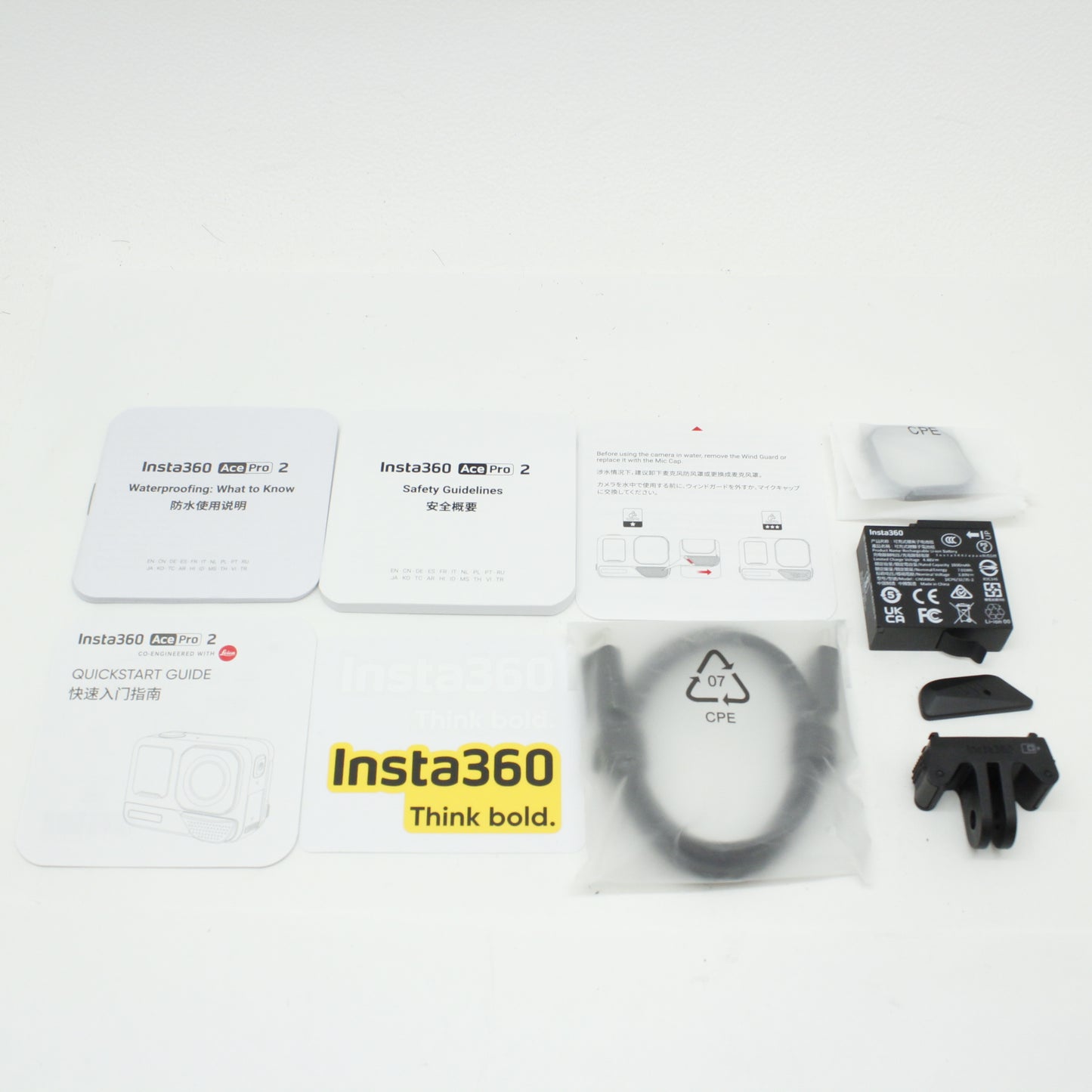 中古 IInsta 360 Ace Pro2 / Xplorer Grip Pro Kit 付