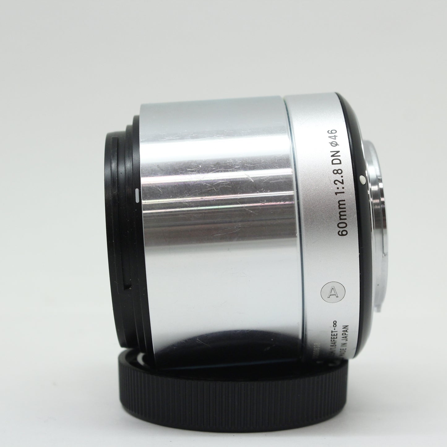 中古 SIGMA 60mm F2.8 DN シルバー (マイクロフォーサーズ)