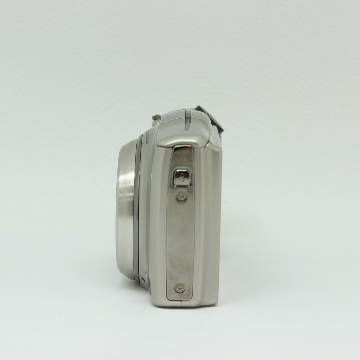 中古 FUJIFILM Finepix F770 EXR ゴールド