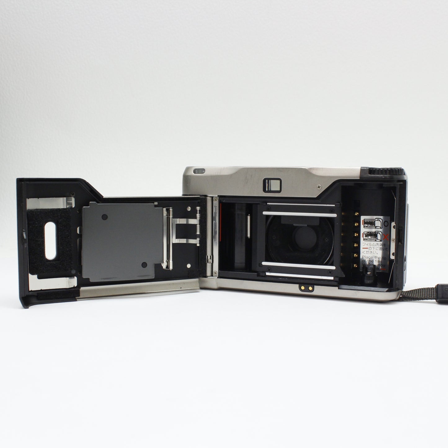 中古 CONTAX T2 チタンクローム　【9月26日(土)YouTube生配信でご紹介】