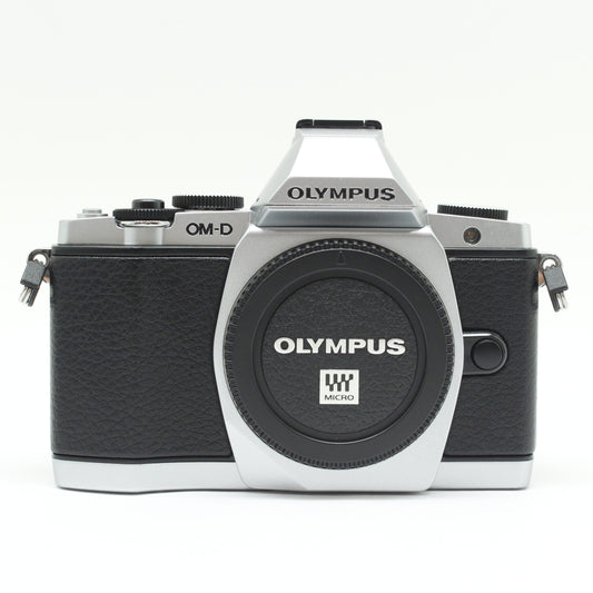中古 OLYMPUS OM-D E-M5