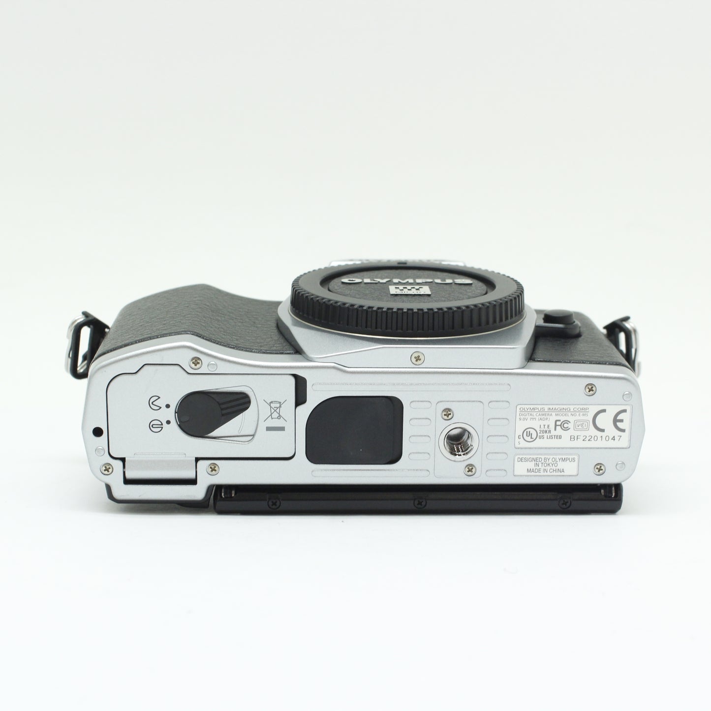 中古 OLYMPUS OM-D E-M5