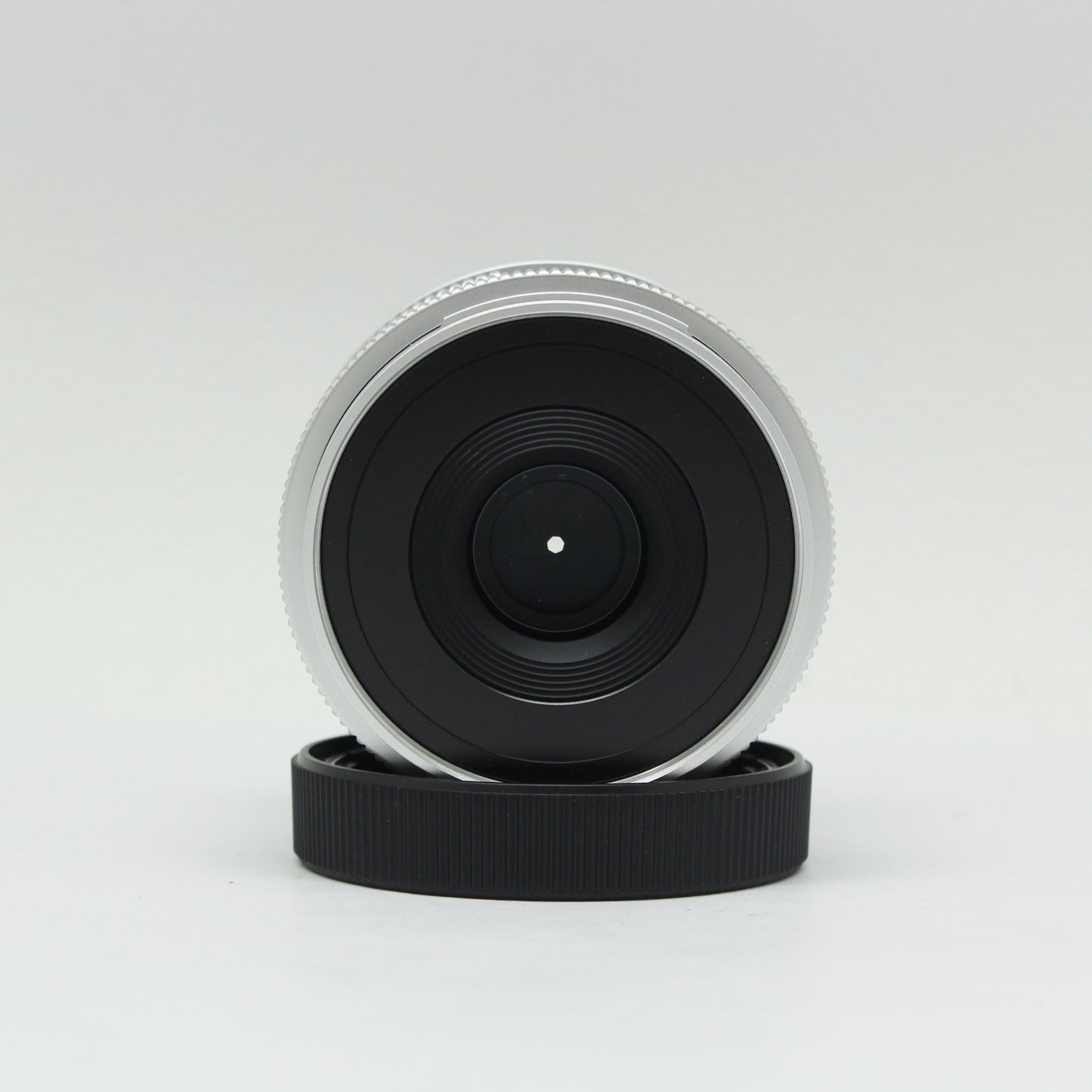 中古 SIGMA 45mm F2.8 DG Contemporary Lマウント シルバー【10月10日(土)YouTube生配信でご紹介】