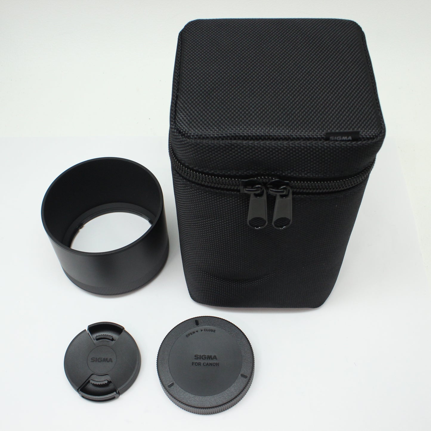 中古 SIGMA 70mm F2.8 DG MACRO(EF用）【10月24日(土)YouTube生配信でご紹介】