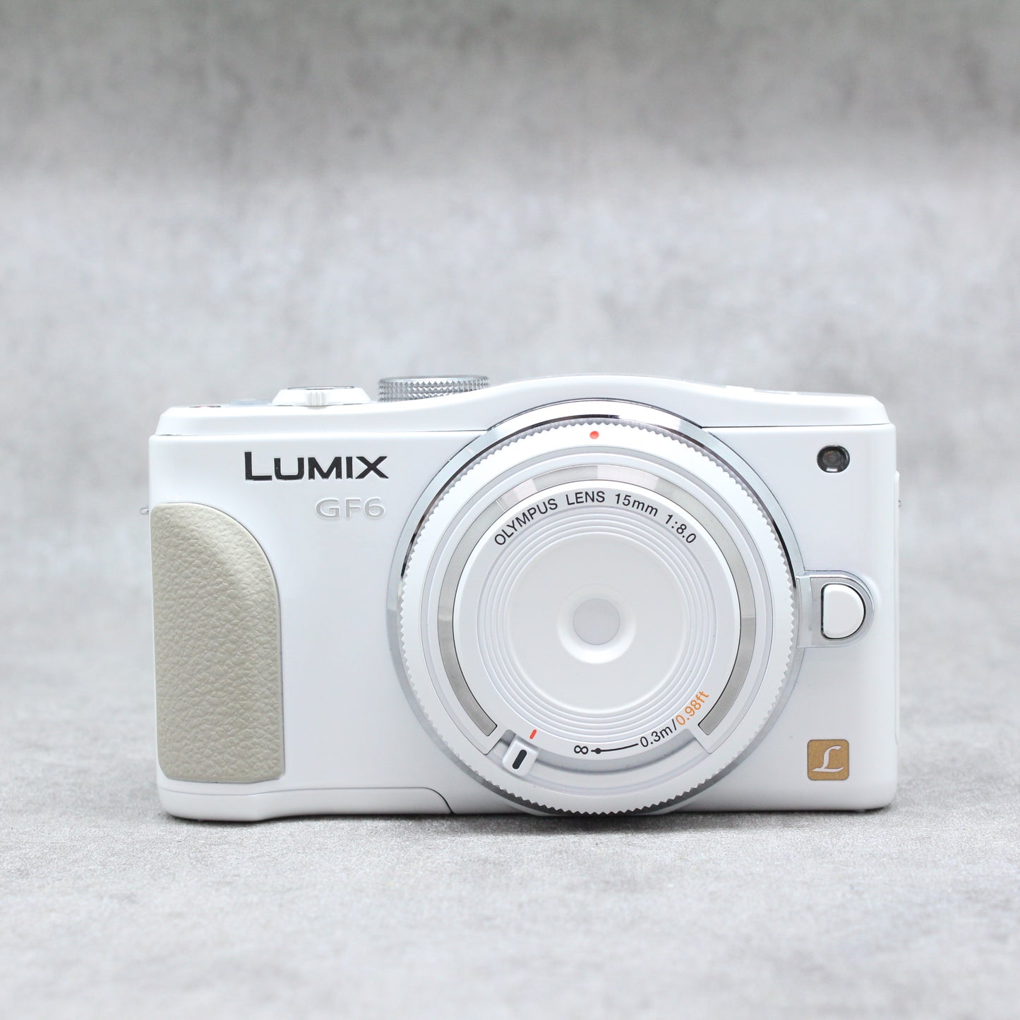 中古品 Panasonic LUMIX GF6ホワイトボディ＋ OLYMPUS15mm F8レンズ