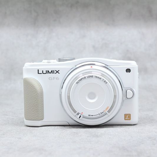 中古品 Panasonic LUMIX GF6ホワイトボディ＋ OLYMPUS15mm F8レンズ付き