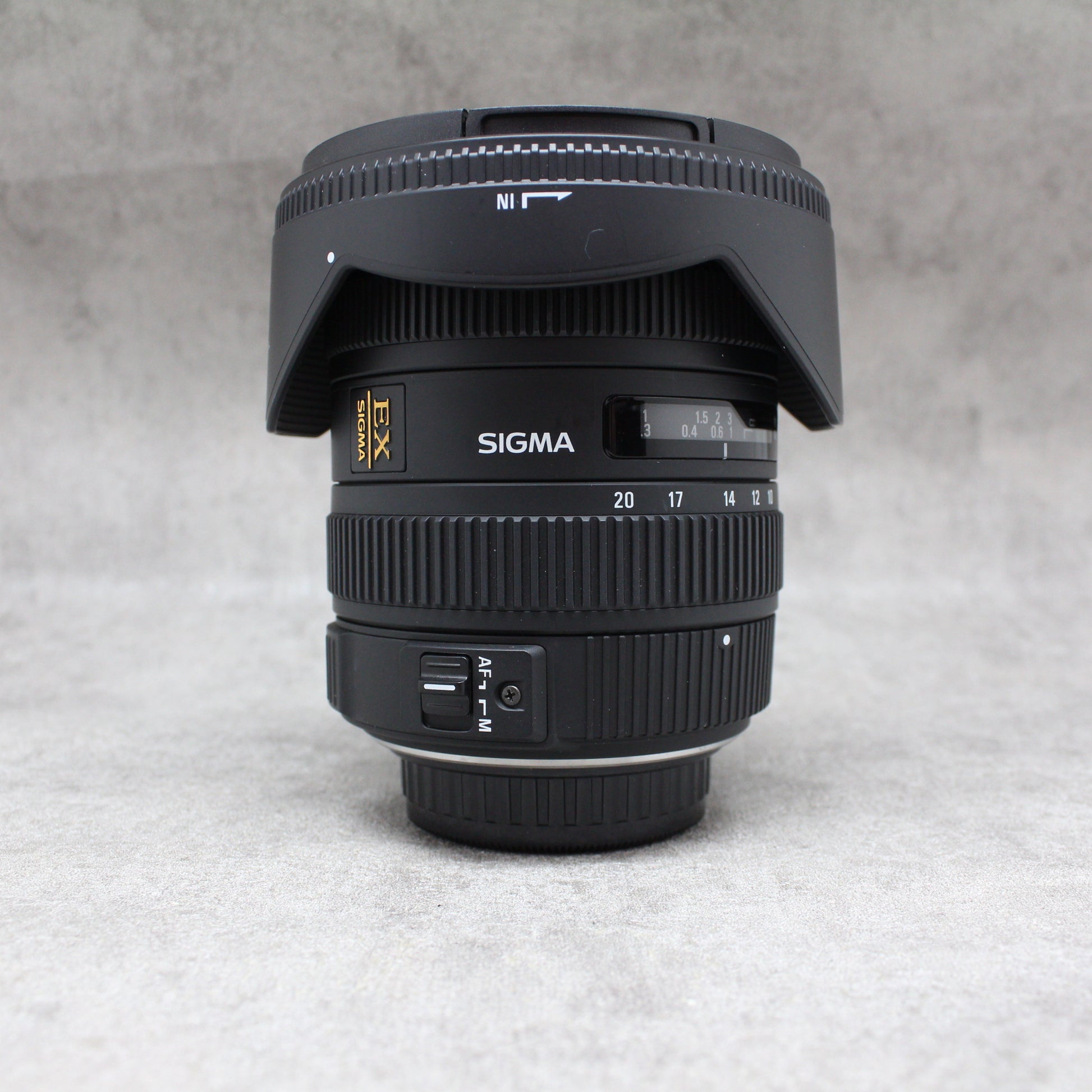 SIGMA 10-20F3.5EX レンズカバー付き-