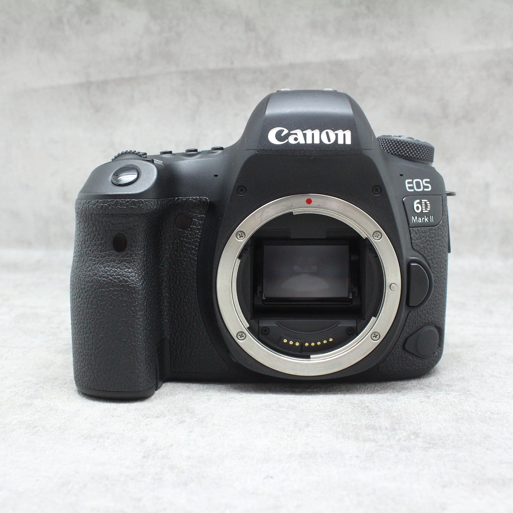 中古品 EOS 6D Mark II EF24-70 F4L IS USM レンズキット 【9月23日(土