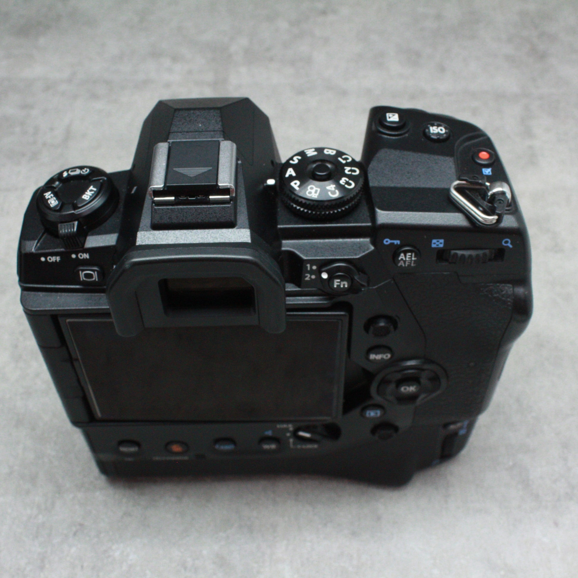 中古品 OLYMPUS OM-D E-M1X ボディ【9月23日(土) youtube生配信でご紹介】