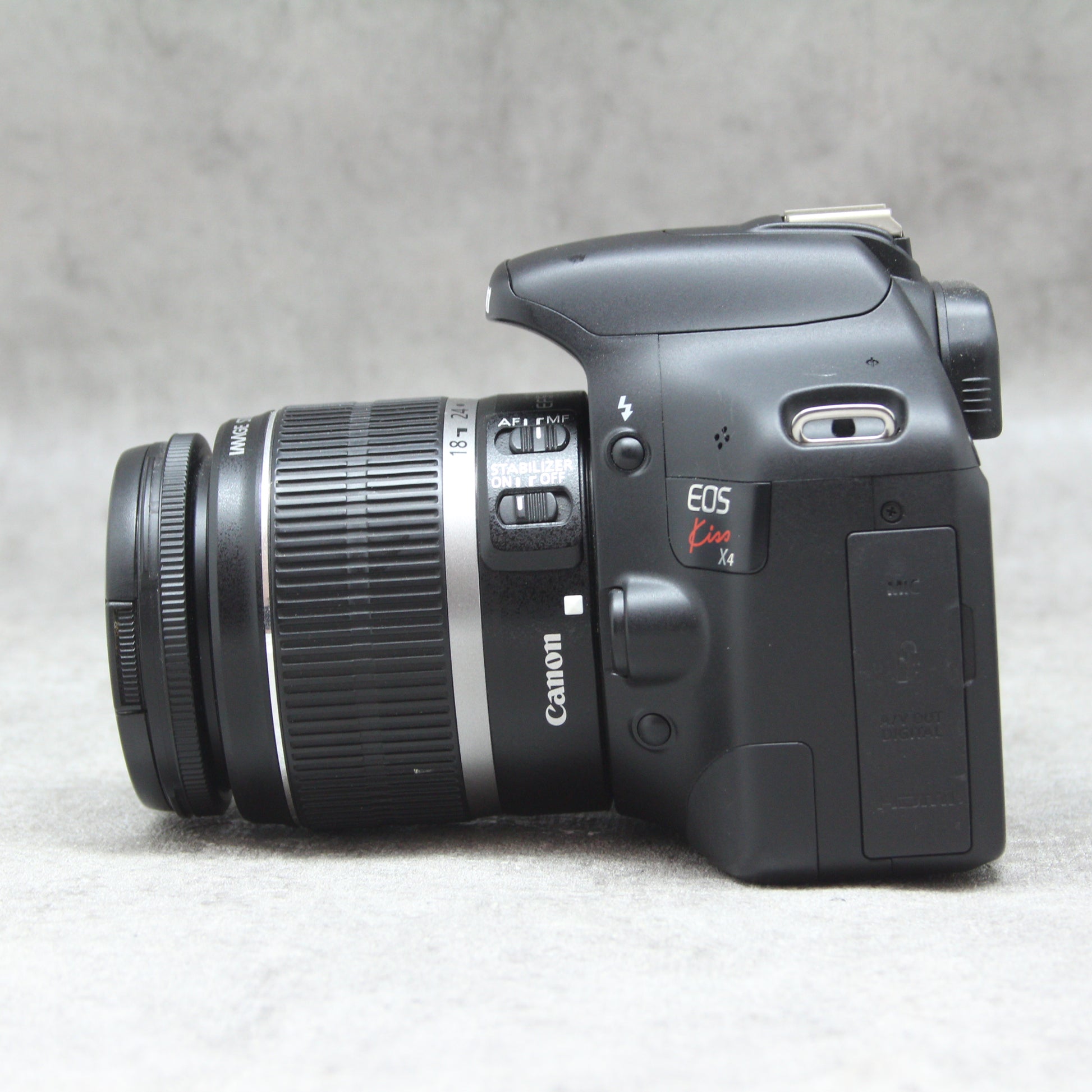 Canon EOS Kiss X4 レンズキット＋SIGMA30mm DCHSM1800万画素本体総質量