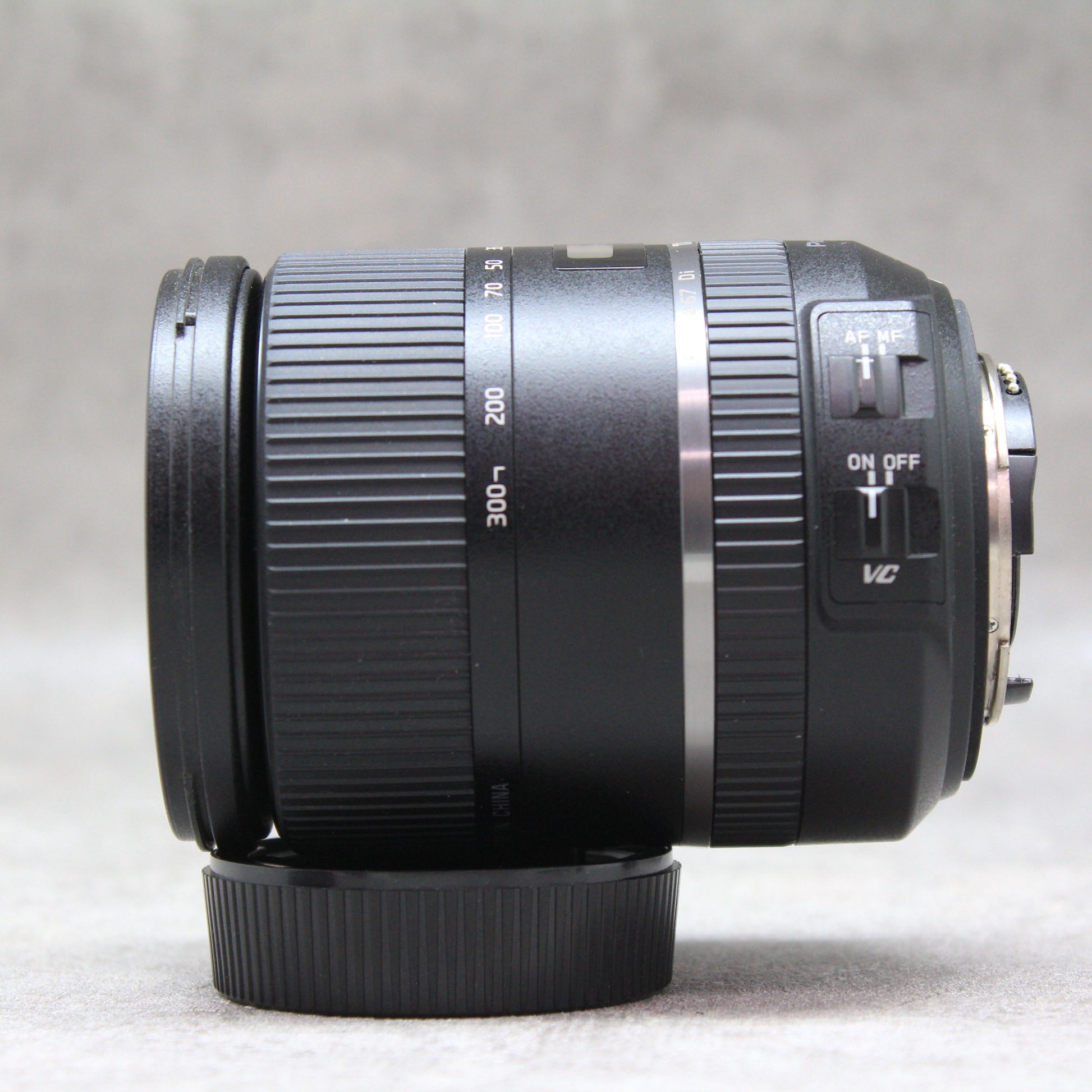 タムロン AF 28-300mm 3.5-6.3  VC (A20)動作品