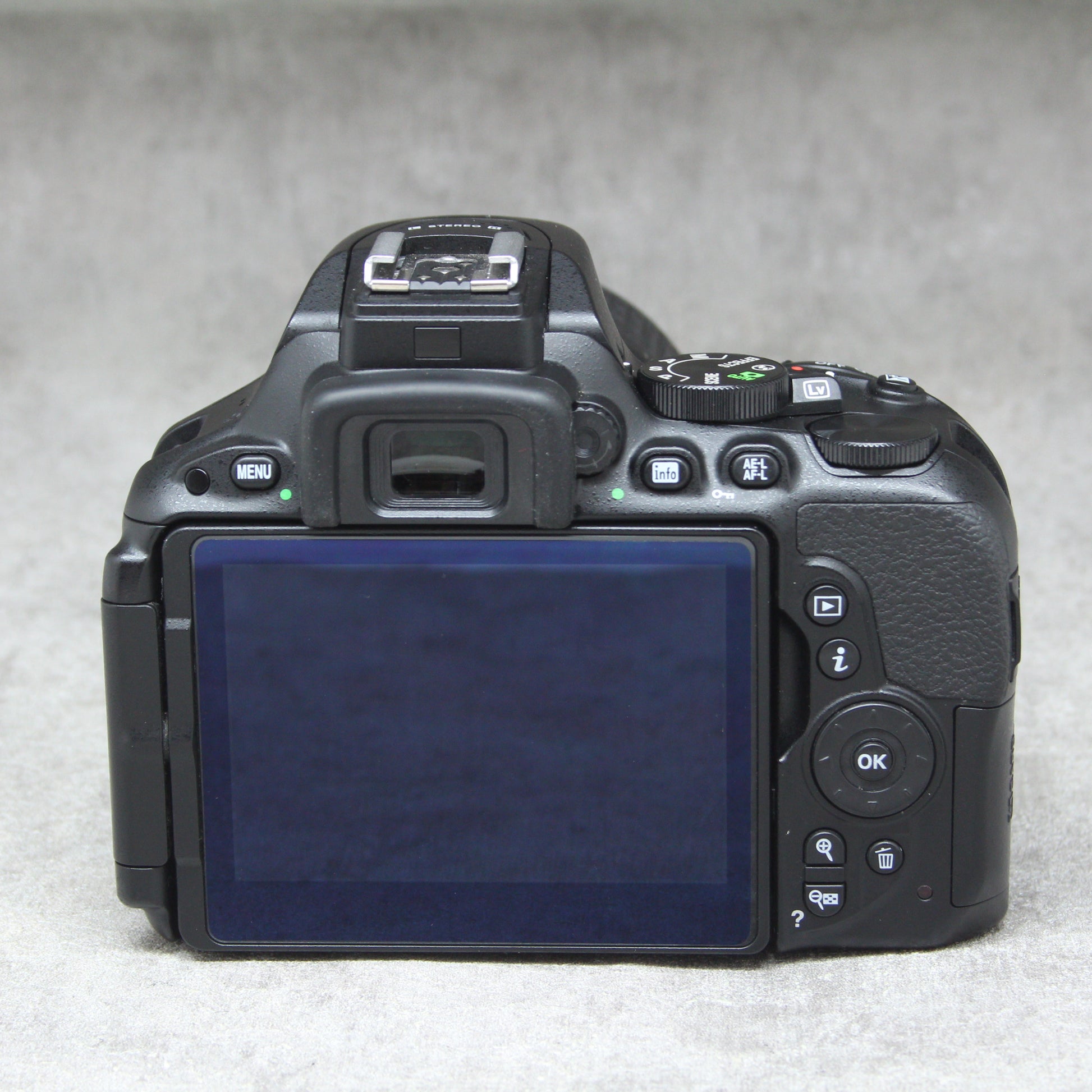 20,000円Nikon D5500 標準レンズキット