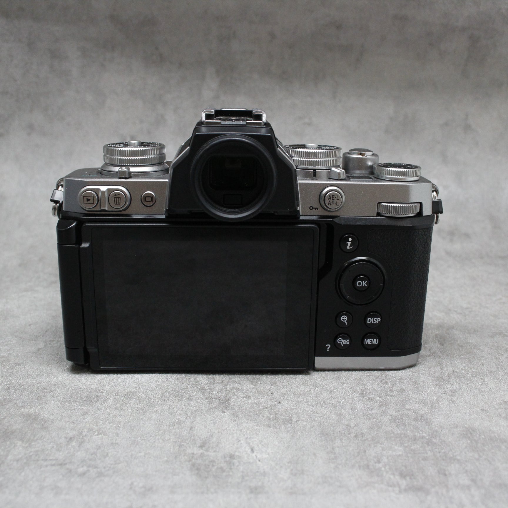 中古品Nikon Z fc 16-50 SLkit【10月28日(土) youtube生配信でご紹介】