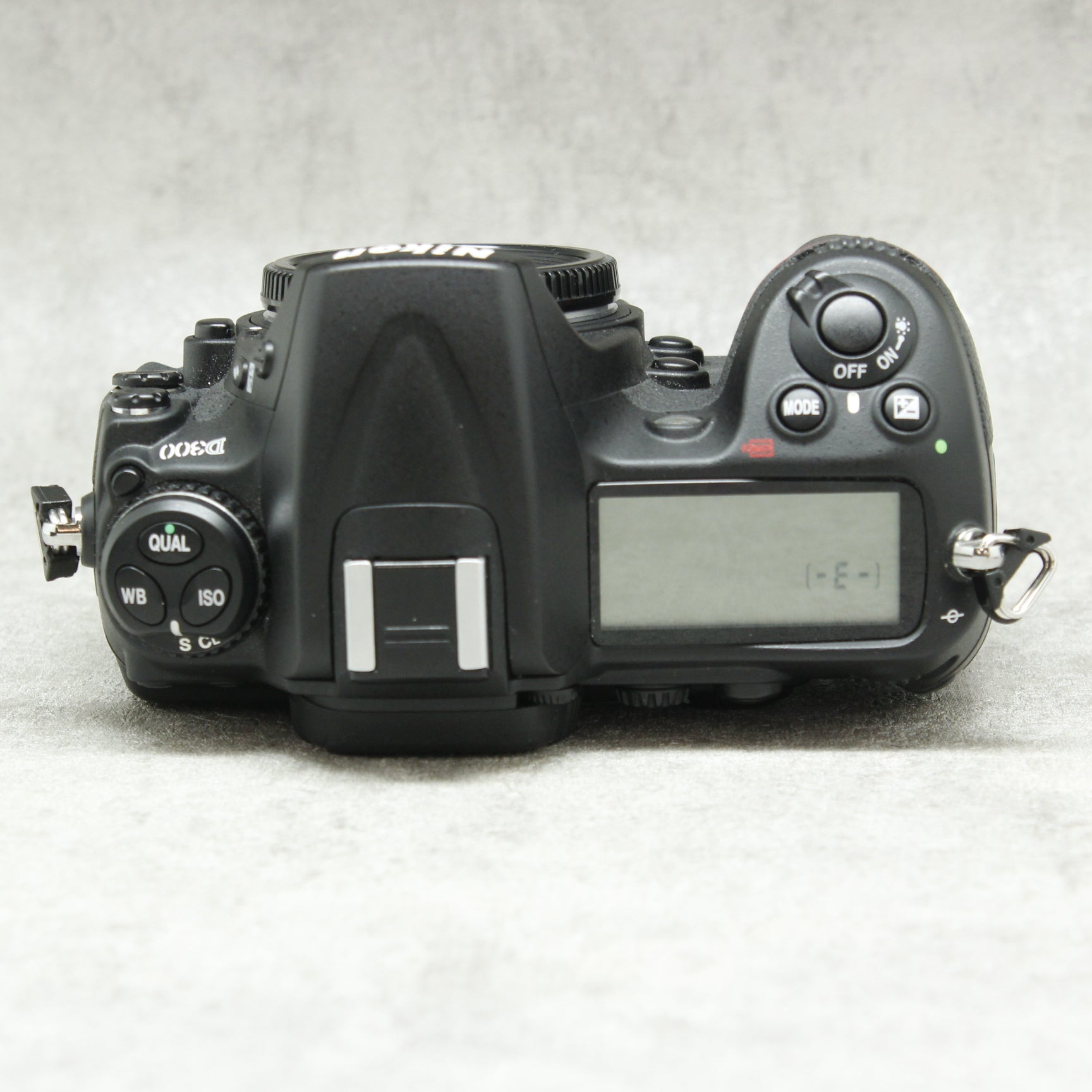 中古品 Nikon D300 ボデイ＋MB-D10 ☆6月29日(木)のYouTube生配信でご