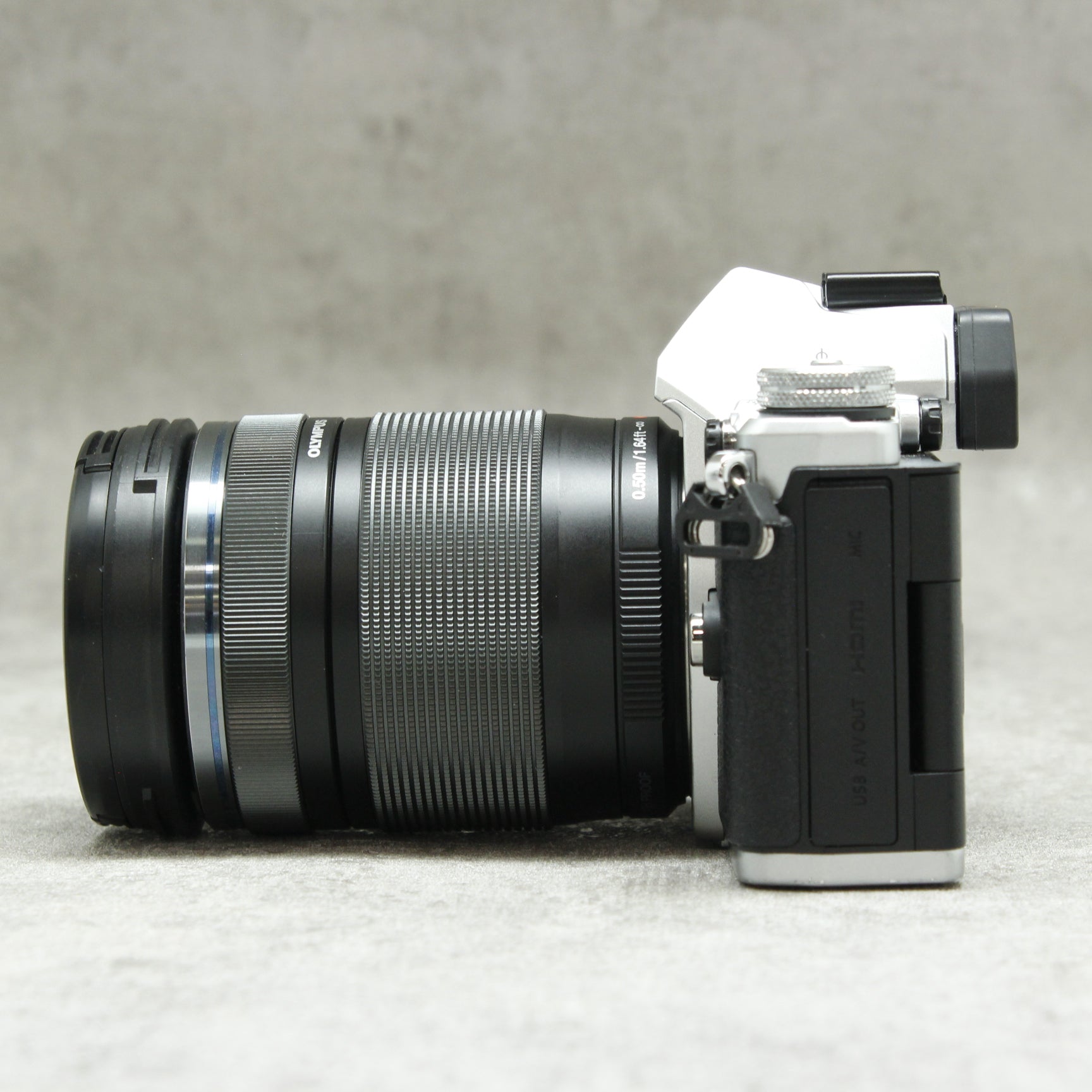 OLYMPUS ミラーレス一眼カメラ OM-D E-M5 MarkII 14-150mm IIレンズ 
