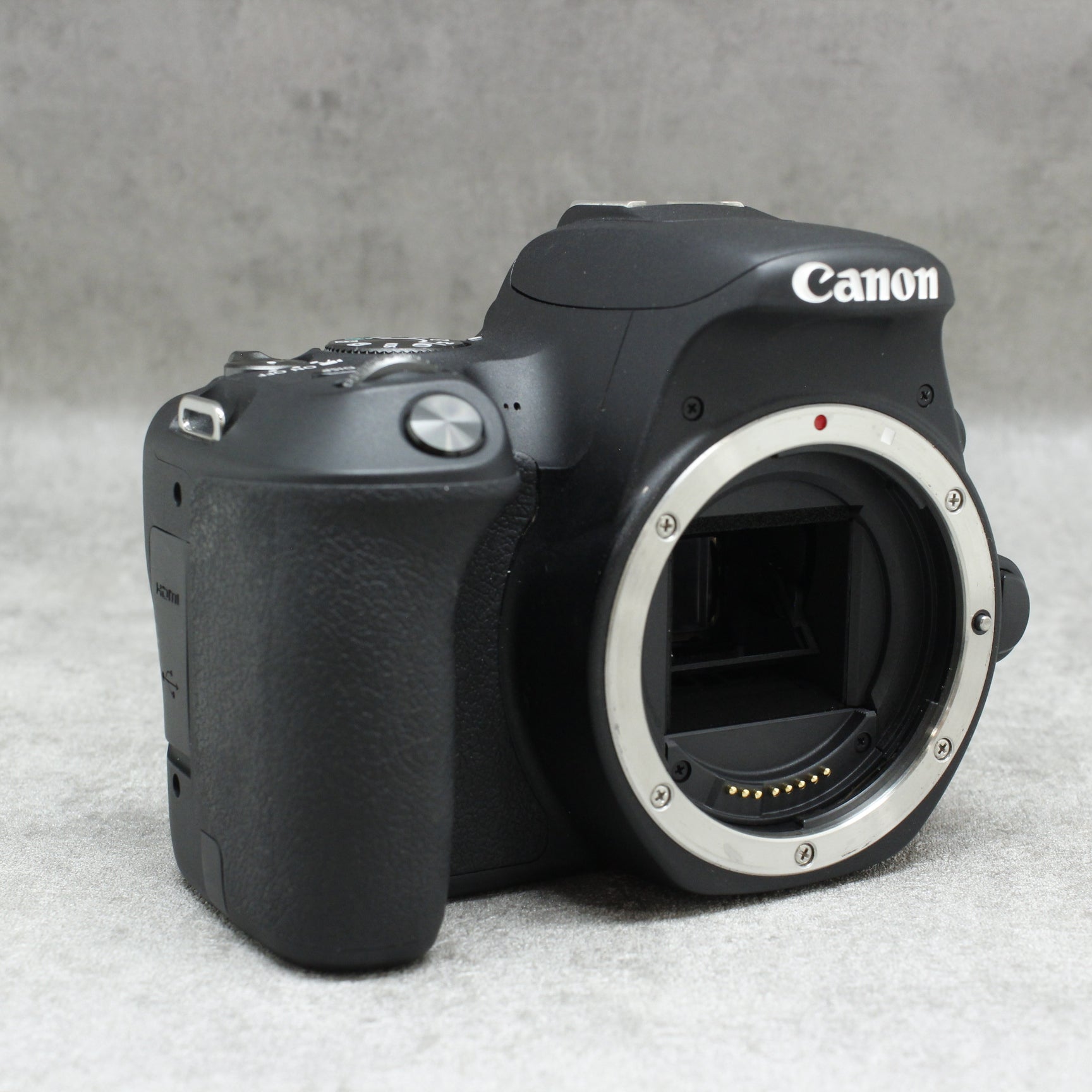 中古品 Canon EOS kiss X9 ダブルズームキット ☆7月16日(日)のYouTube生配信でご紹介☆